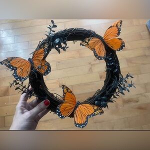 Monarch Butterfly Wreath - Accents